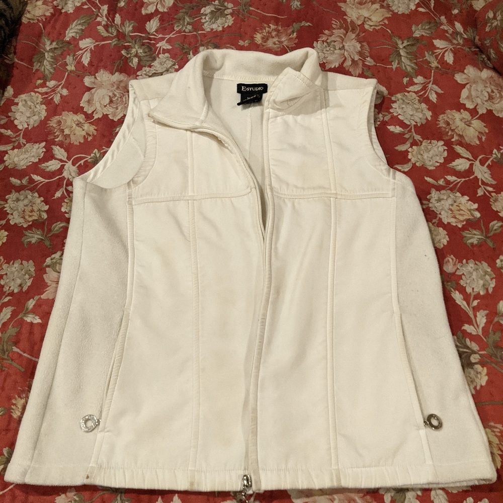 White vest